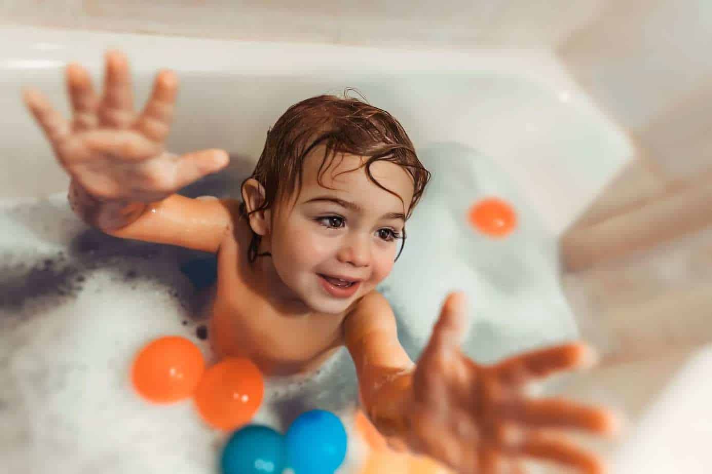 Things to Keep in Mind When Choosing A Baby Bath Tub - Buying Guide
