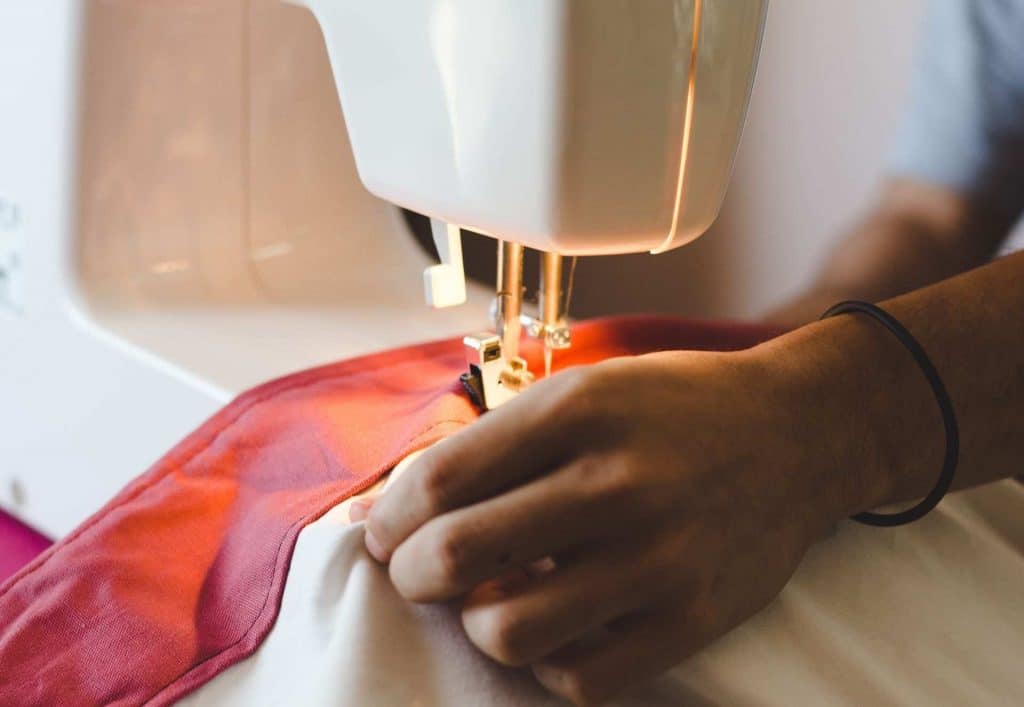 Automatic Sewing Machines V/s Mechanical Sewing Machines